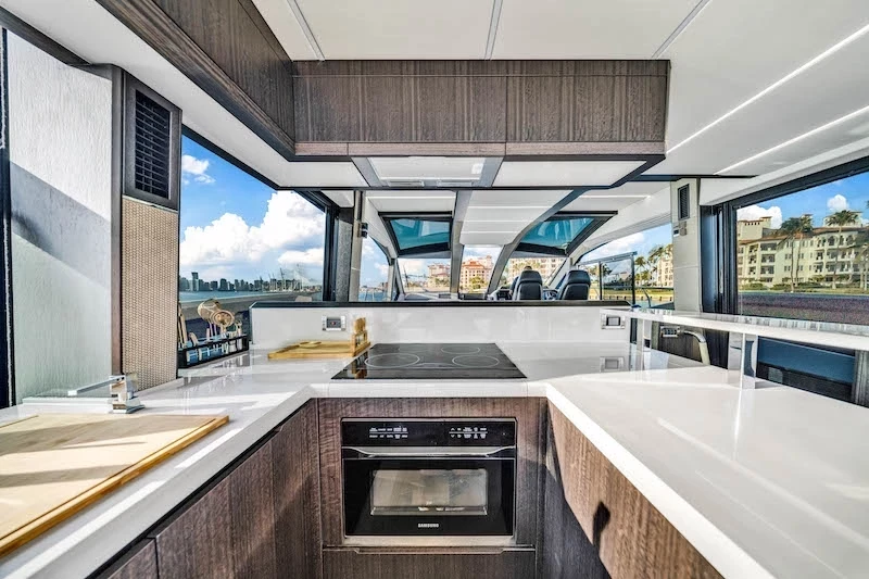   boat rentals Florida MIAMI Florida  Galeon 640 Fly 2025 68 