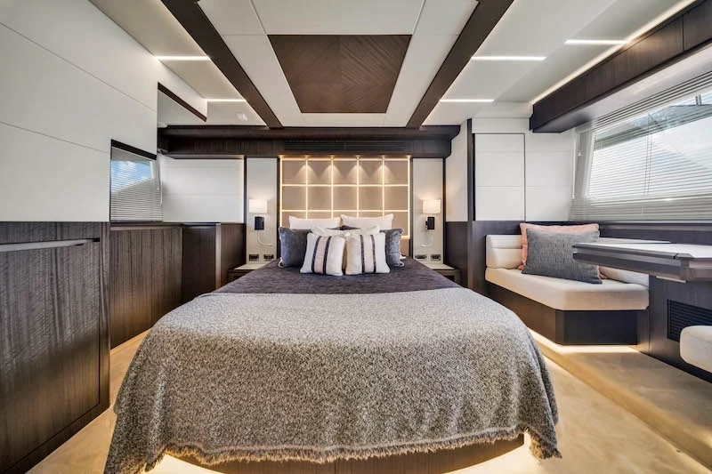   boat rentals Florida MIAMI Florida  Galeon 640 Fly 2025 68 