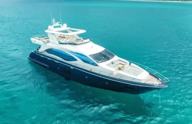 Sky boat rentals Florida MIAMI Florida  Azimut 84 Flybridge 2014 84 
