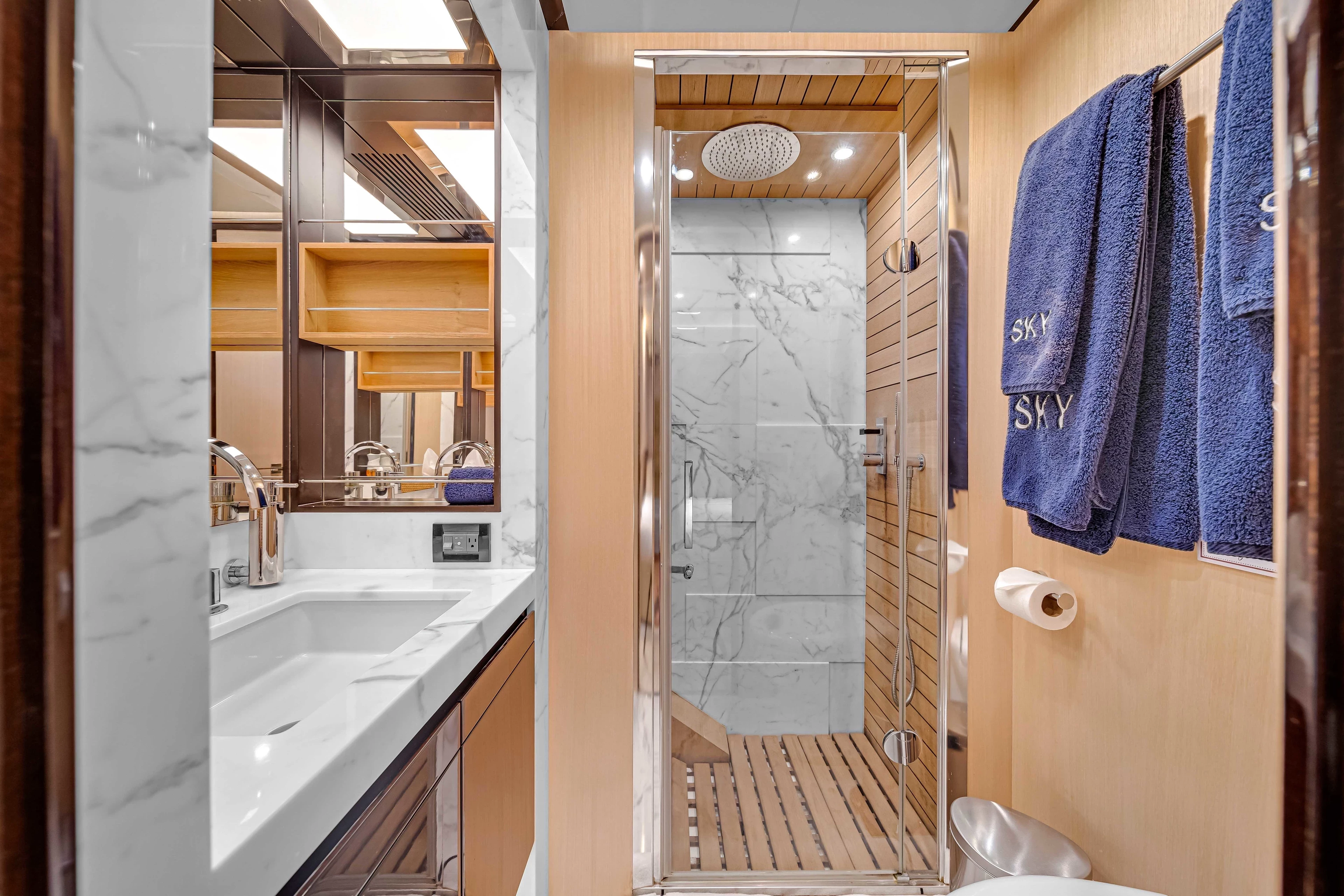   boat rentals Florida MIAMI Florida  Azimut 84 Flybridge 2014 84 