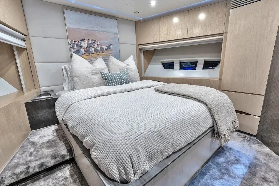  boat rentals Florida MIAMI Florida  Azimut 88 Fly 2022 88 