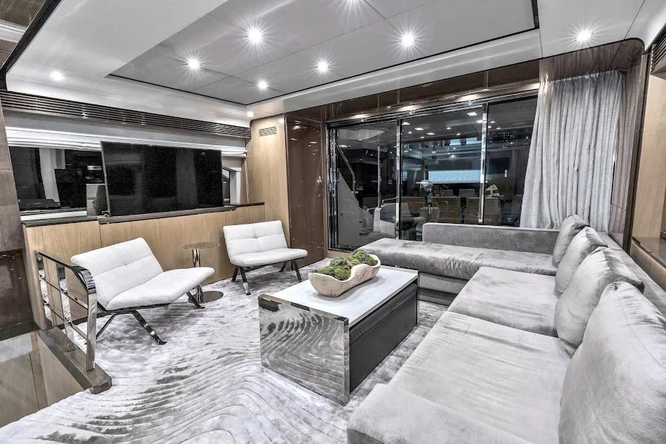   boat rentals Florida MIAMI Florida  Azimut 88 Fly 2022 88 