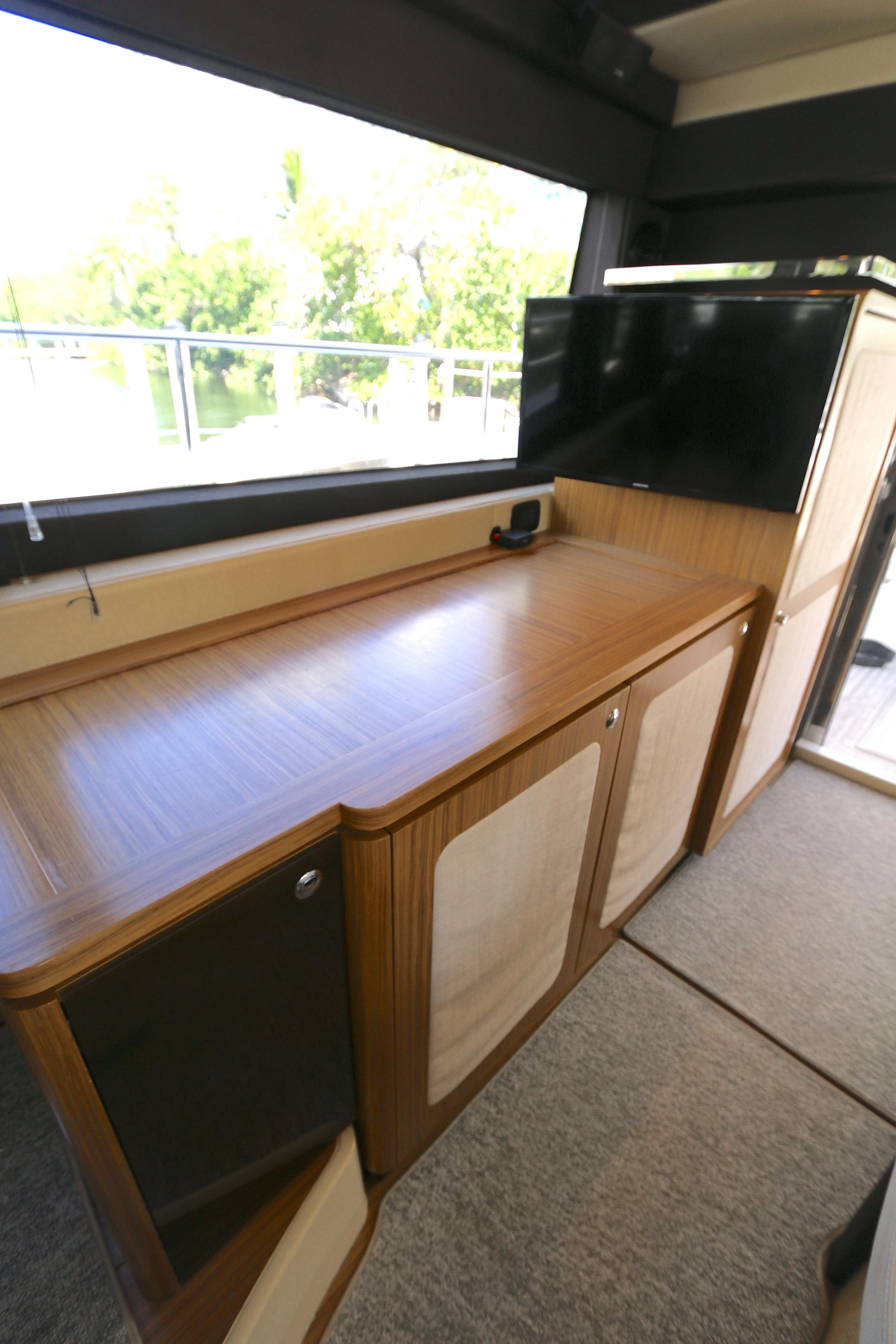   boat rentals Florida MIAMI BEACH Florida  Azimut Magellano 43 Flybridge 2014 45 