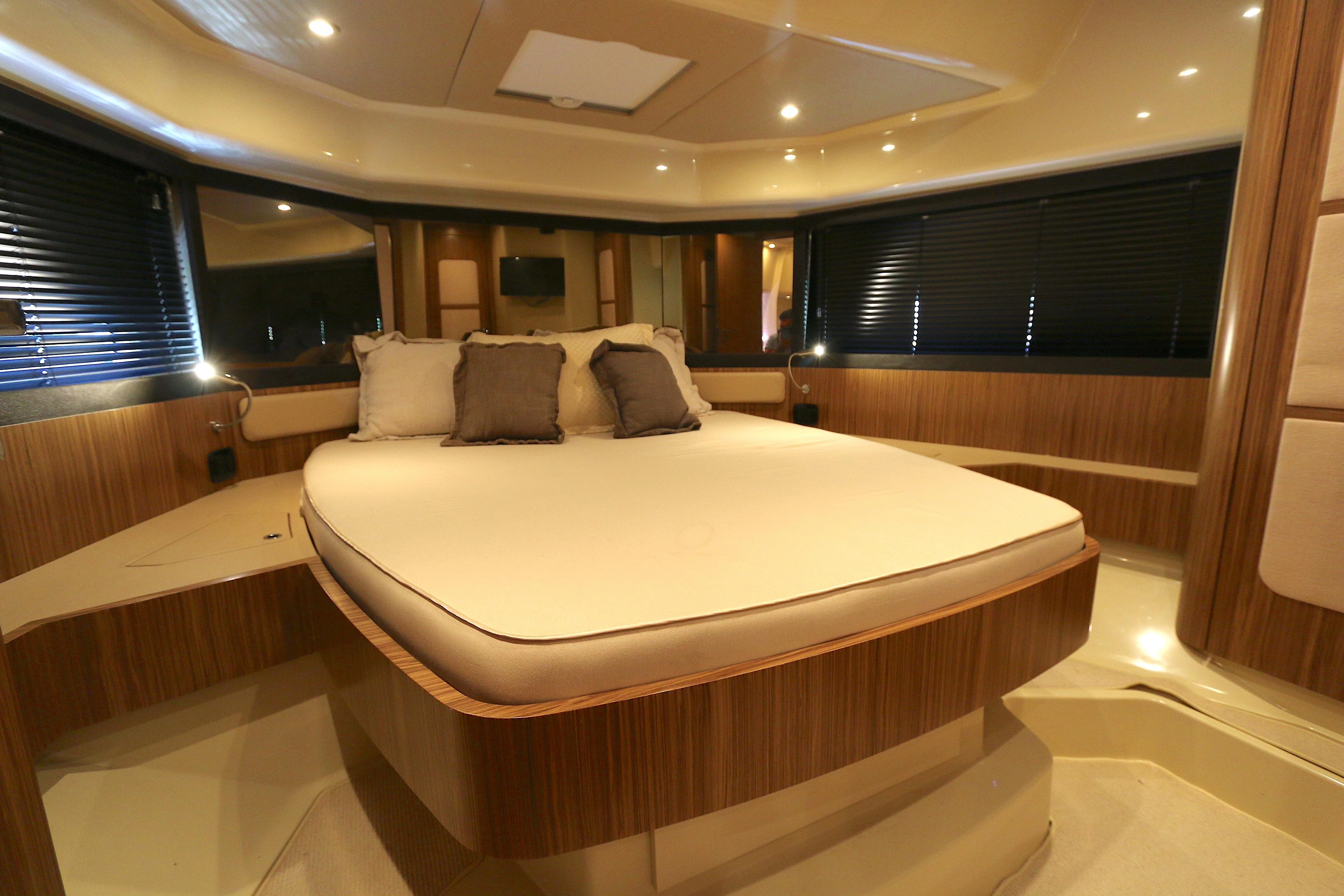  boat rentals Florida MIAMI BEACH Florida  Azimut Magellano 43 Flybridge 2014 45 