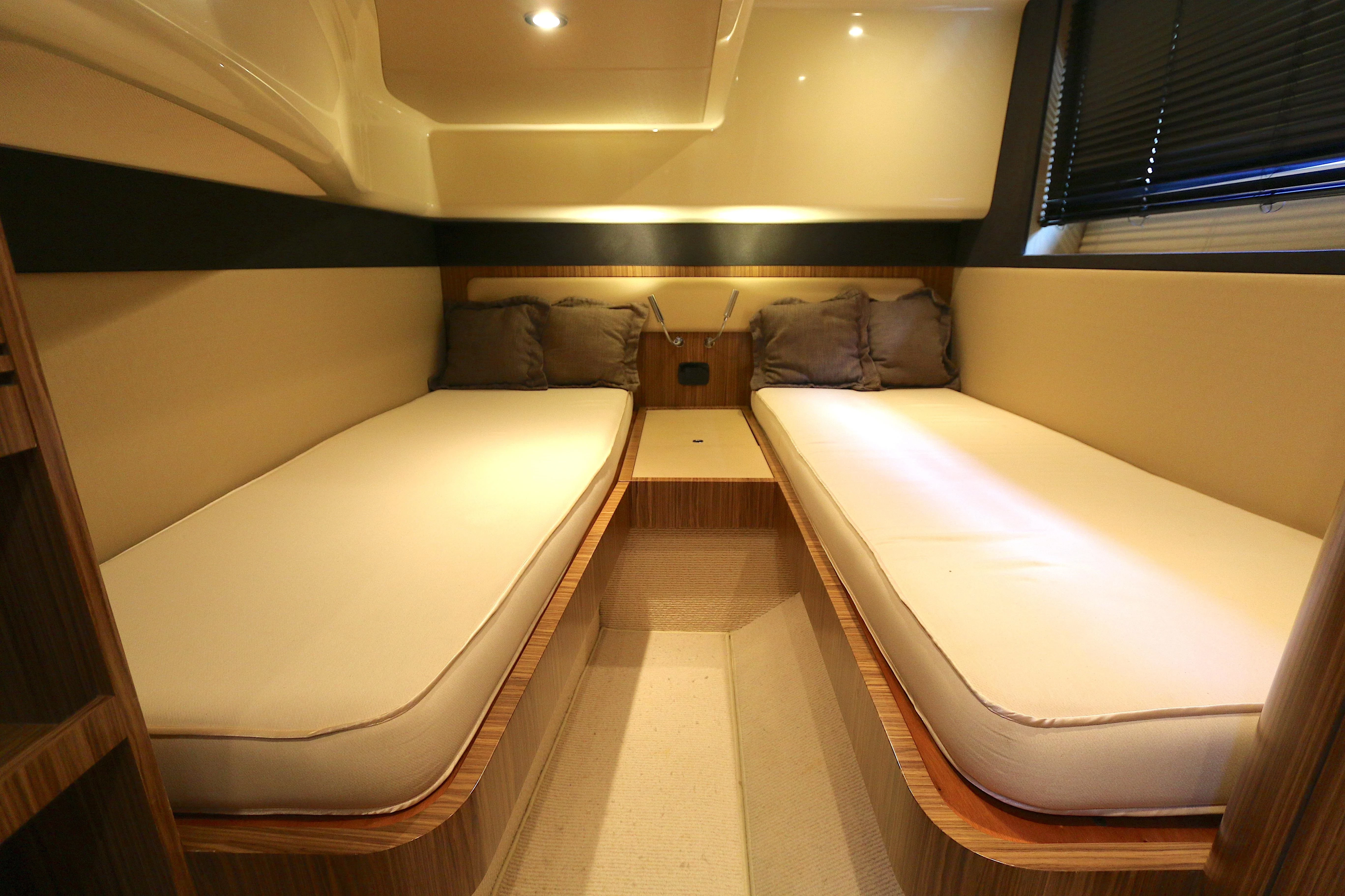   boat rentals Florida MIAMI BEACH Florida  Azimut Magellano 43 Flybridge 2014 45 