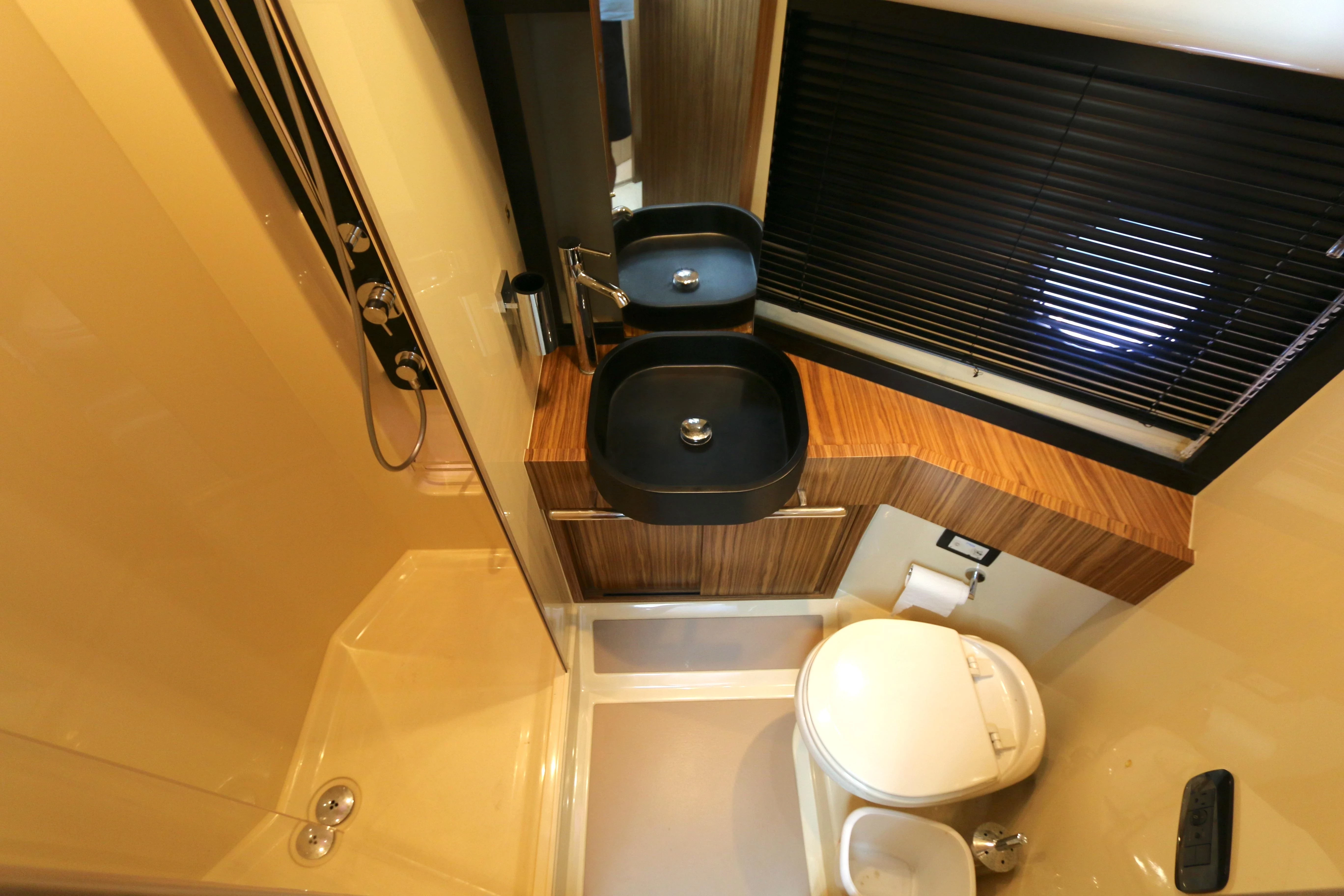   boat rentals Florida MIAMI BEACH Florida  Azimut Magellano 43 Flybridge 2014 45 