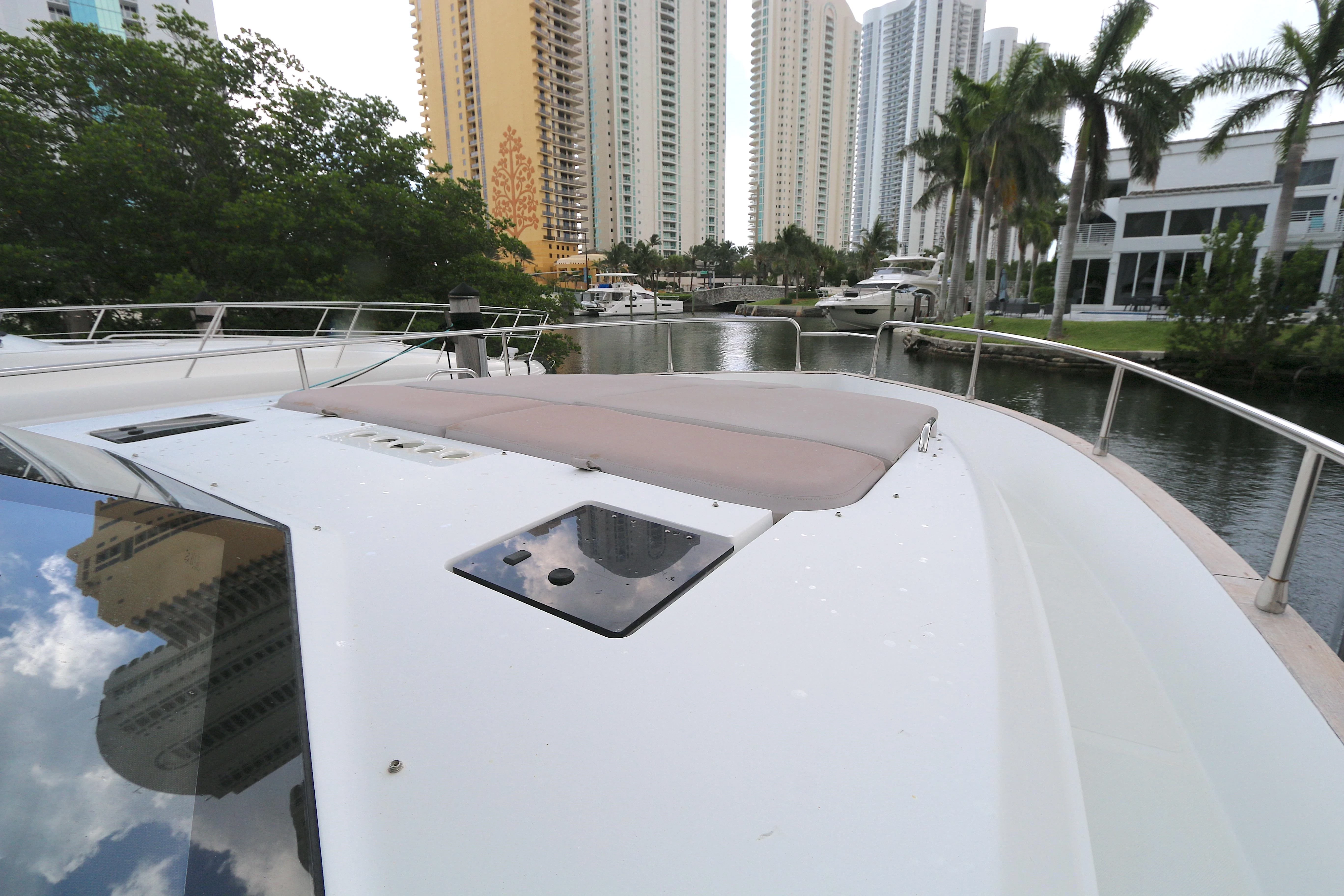   boat rentals Florida MIAMI BEACH Florida  Azimut Magellano 43 Flybridge 2014 45 