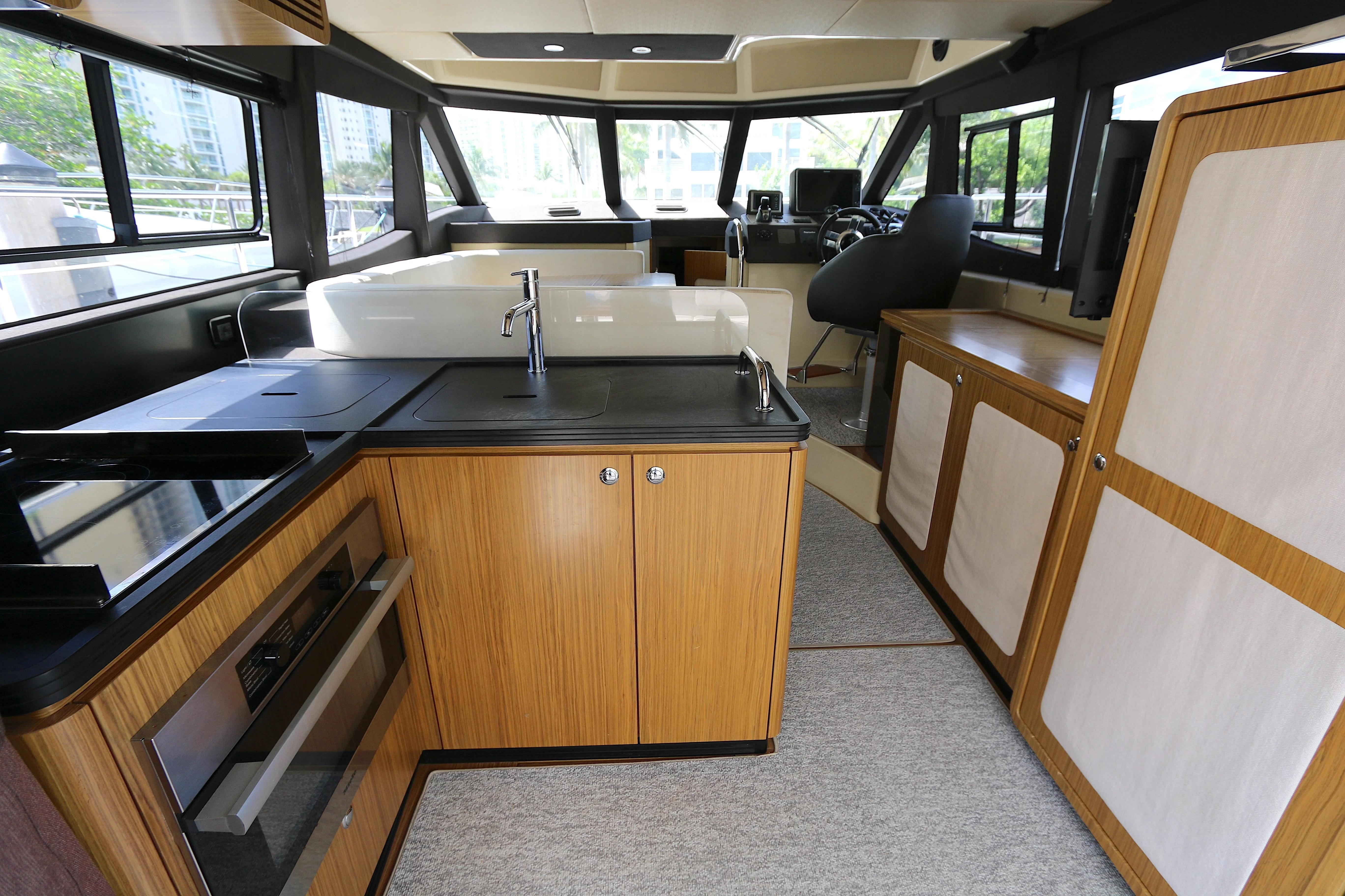   boat rentals Florida MIAMI BEACH Florida  Azimut Magellano 43 Flybridge 2014 45 