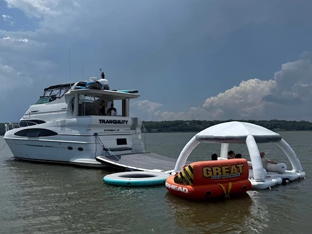 Tranquility boat rentals New York Oyster Bay New York  Carver 466 2001 50 