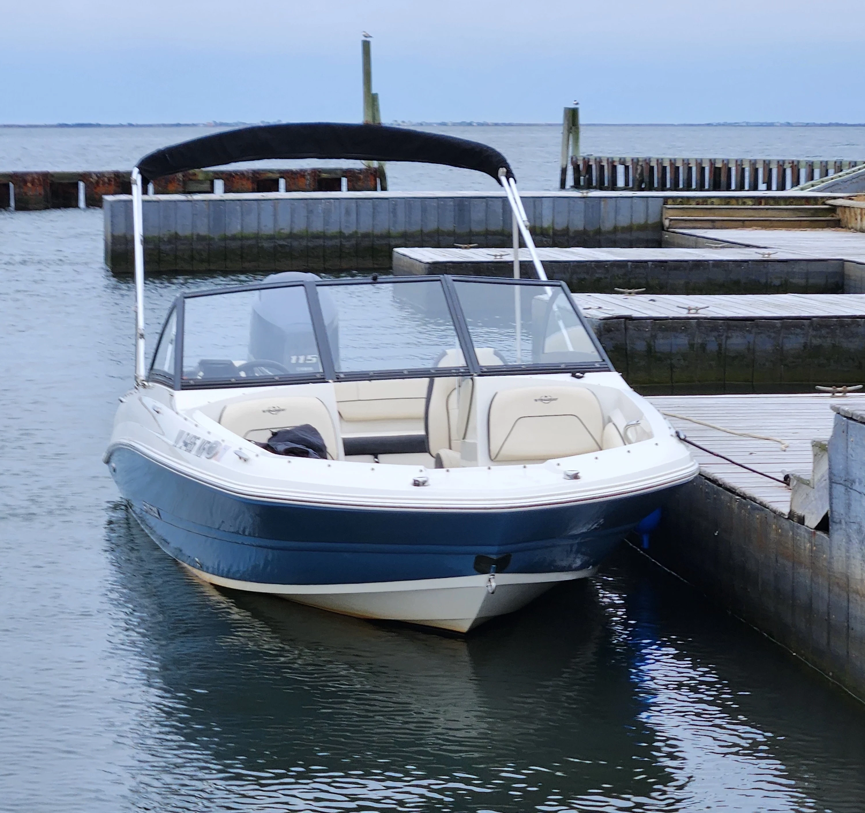   boat rentals New York LINDENHURST New York  Stingray 191DC 2021 19 