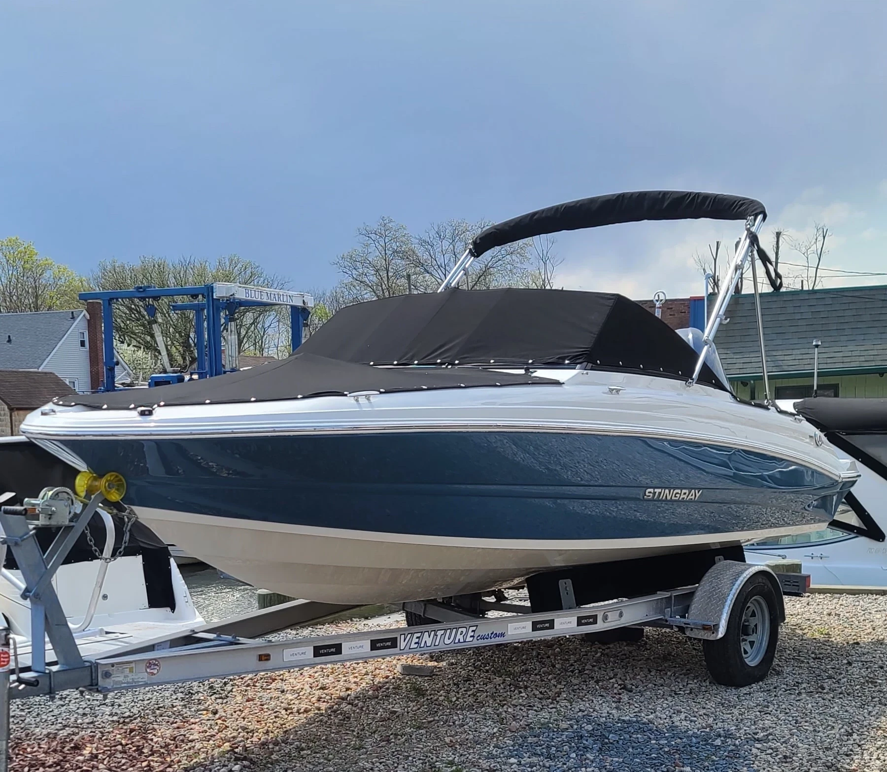   boat rentals New York LINDENHURST New York  Stingray 191DC 2021 19 