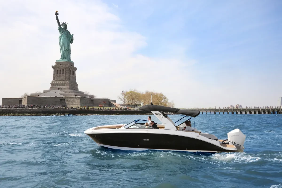   boat rentals New York NEW YORK New York  SEA RAY SDX 270 OB 2020 27 