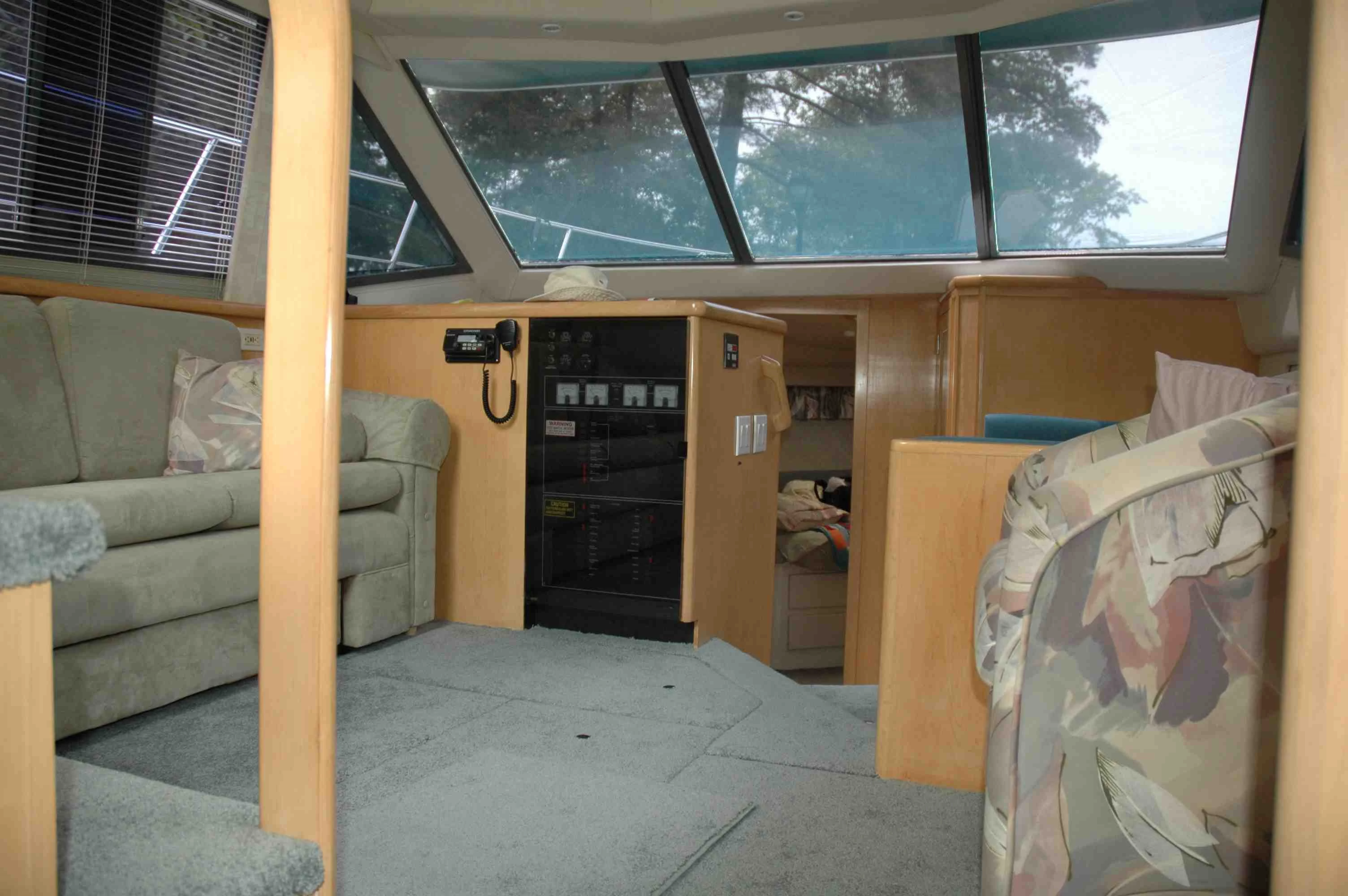  boat rentals Ontario Ottawa Ontario  Carver 390 CPMY 1995 40 Feet 