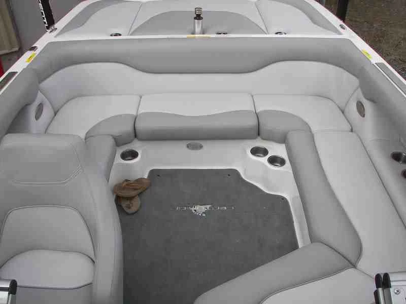  boat rentals Utah Pleasnat Grove Utah Utah Lake Centurion Avalanche C-4 2006 22 Feet 
