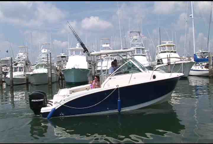 Cruising boat rentals Florida cocoa beach Florida port canaveral Trophy 2502 walkaround 2008 25 Feet 